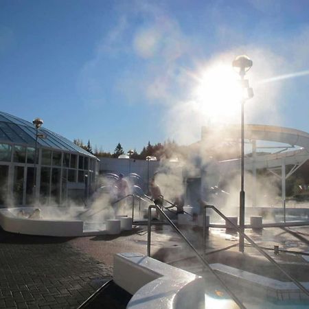 Private Room, Close To A Swimming Pool Reykjavik Exterior photo